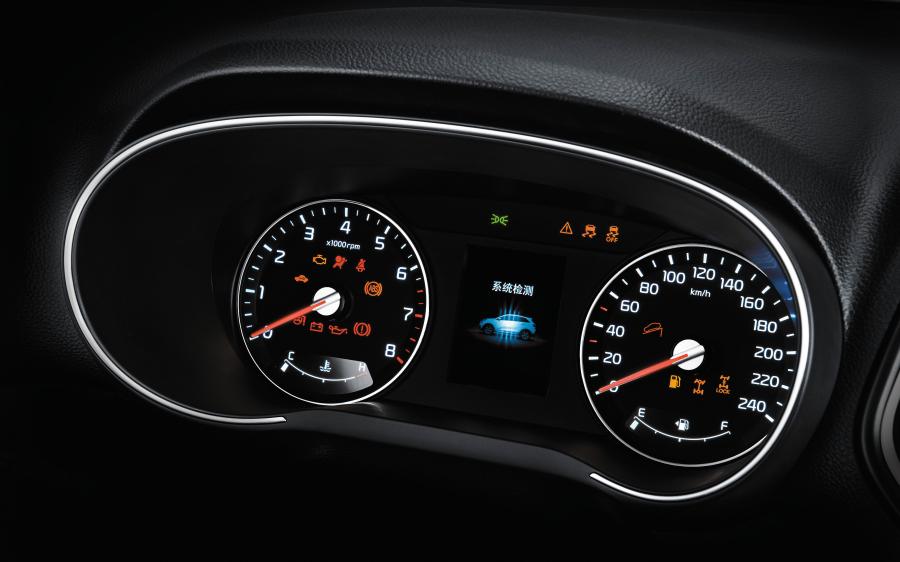 Панель приборов Kia KX3 2016 года  (фото 7 из 18)